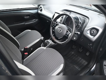 Used Toyota AYGO 2019 for sale - 77038256: Photo