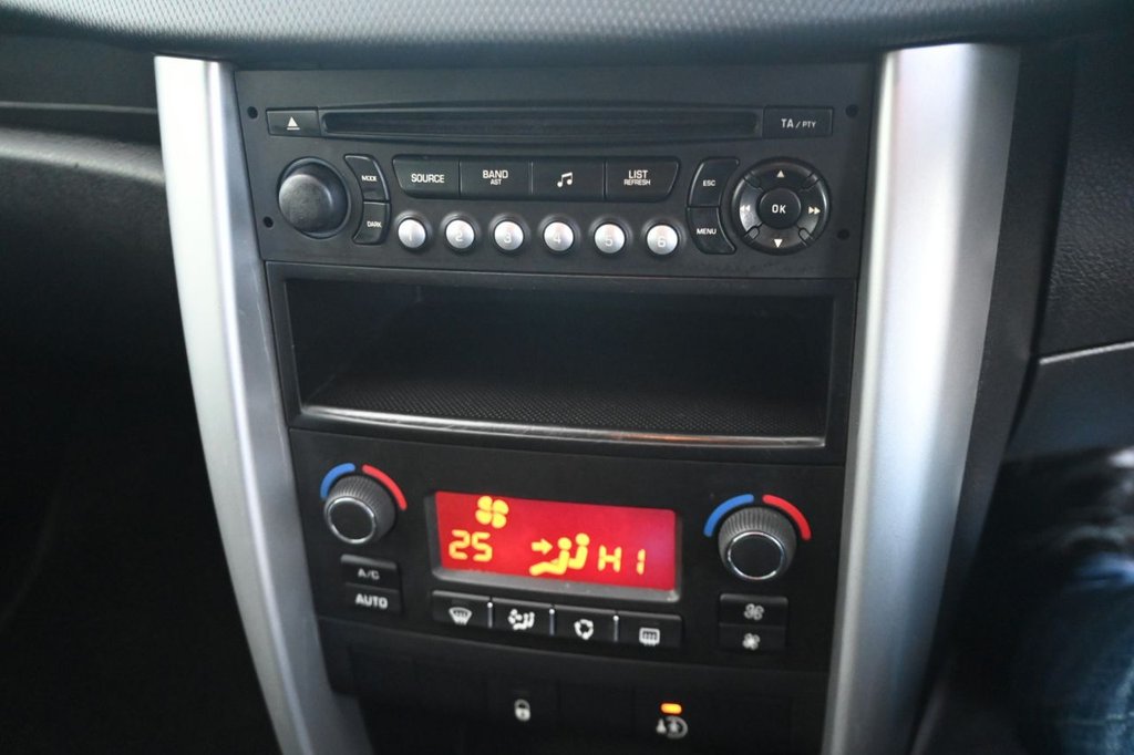 Used Peugeot 207 2010 for sale - 76927611: Photo 13