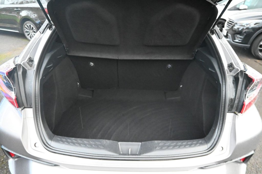 Used Toyota C-HR 2017 for sale - 76417207: Photo 11