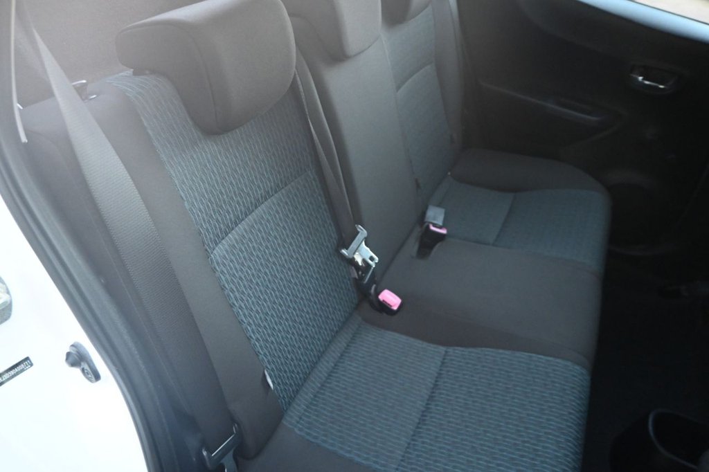 Used Toyota Yaris 2011 for sale - 77408552: Photo 21