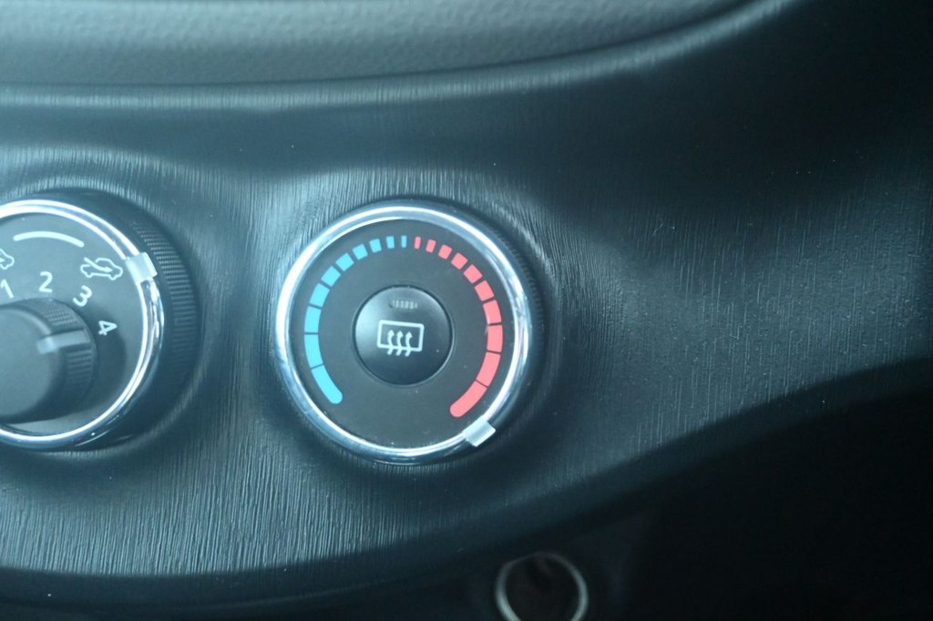 Used Toyota Yaris 2011 for sale - 77408552: Photo 31