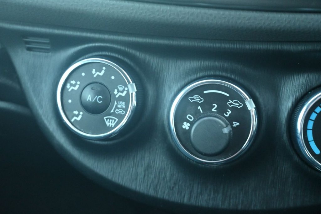 Used Toyota Yaris 2011 for sale - 77408552: Photo 32