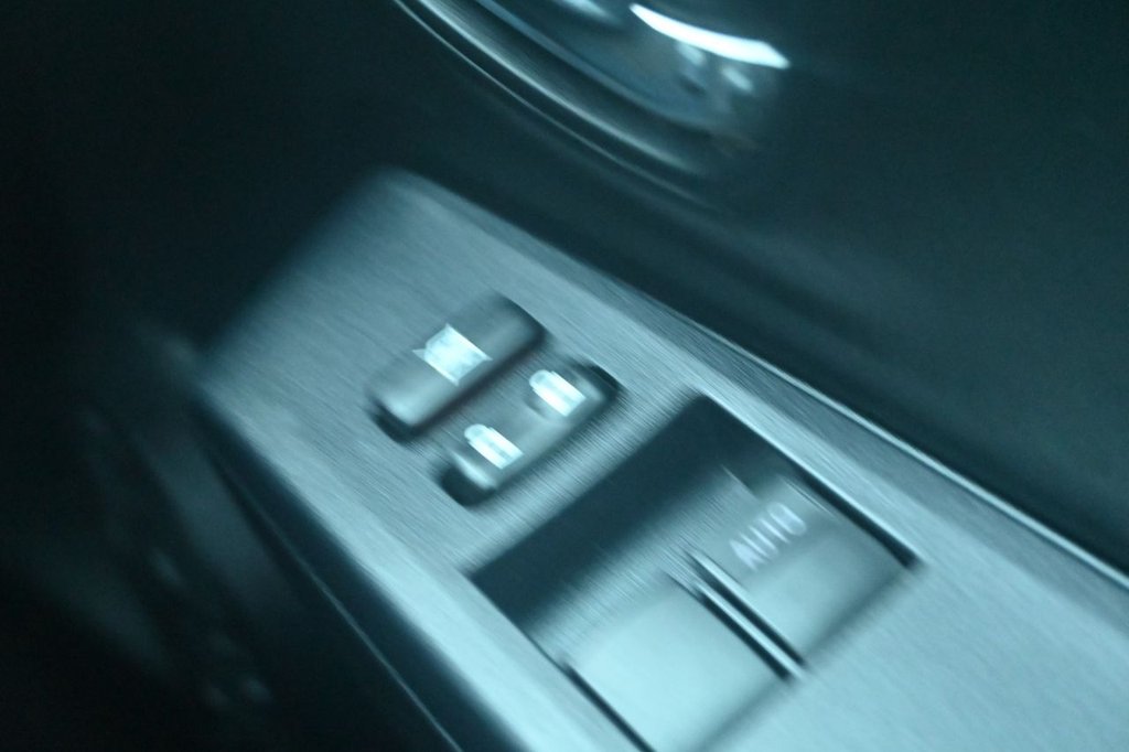 Used Toyota Yaris 2011 for sale - 77408552: Photo 38