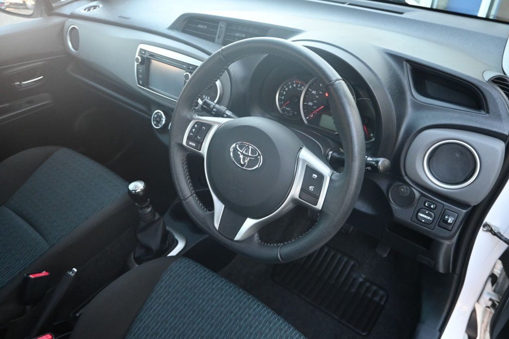 Used Toyota Yaris 2011 for sale - 77408552: Photo 4