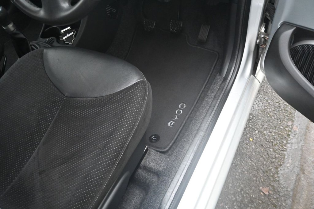 Used Toyota AYGO 2012 for sale - 77748210: Photo 24