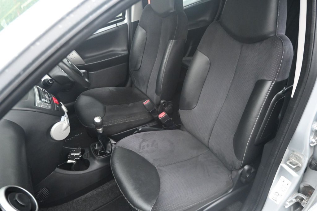 Used Toyota AYGO 2012 for sale - 77748210: Photo 25