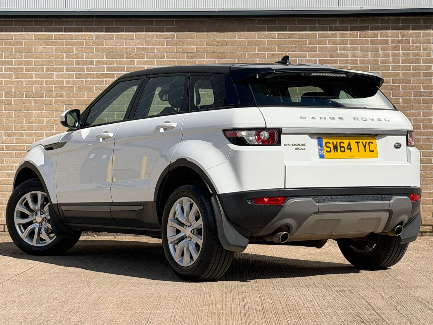 Used Land Rover Range Rover Evoque 2015 for sale - 78198823: Photo 4