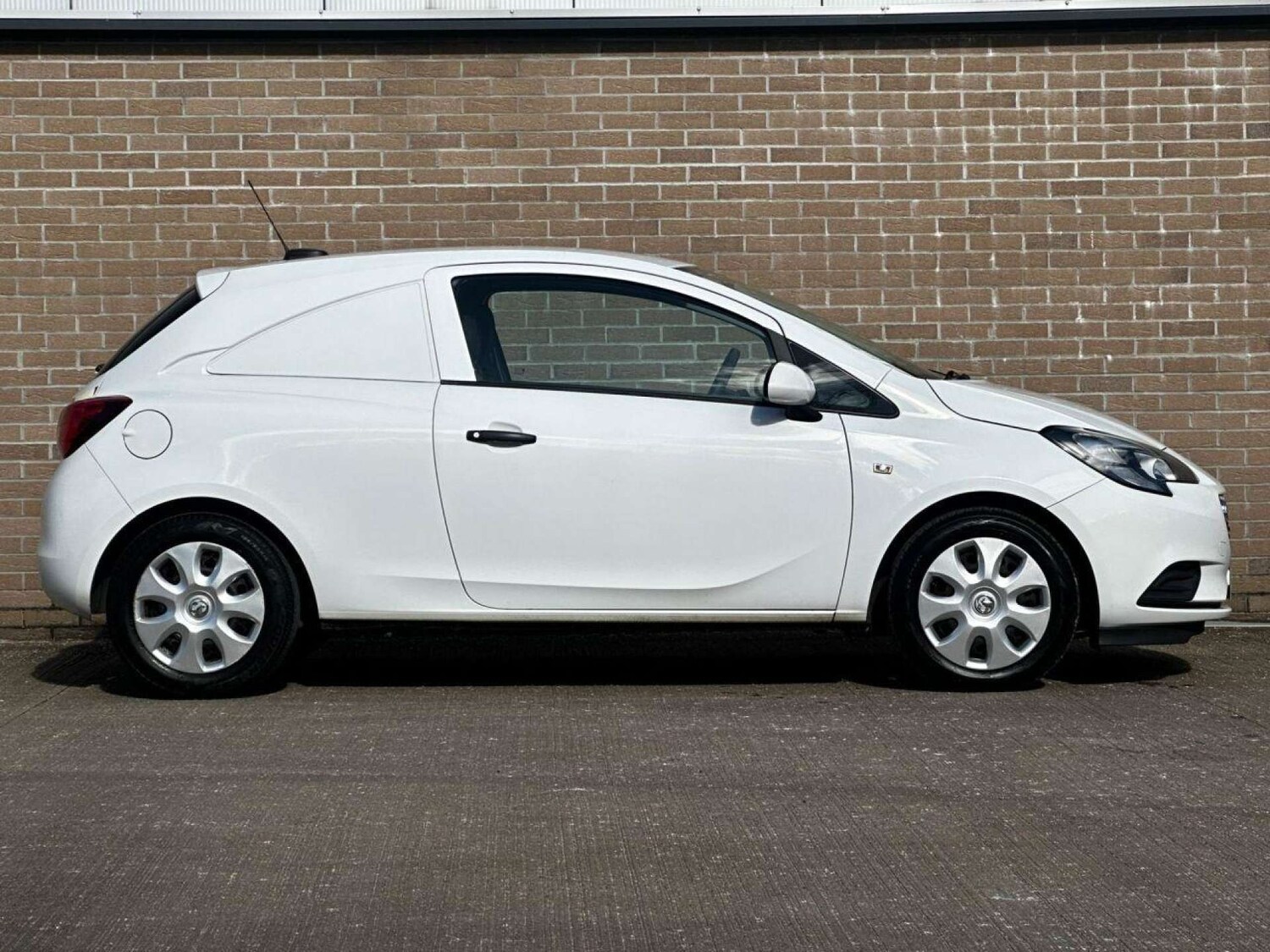 Used Vauxhall Corsa 2016 for sale - 77434709: Photo 3