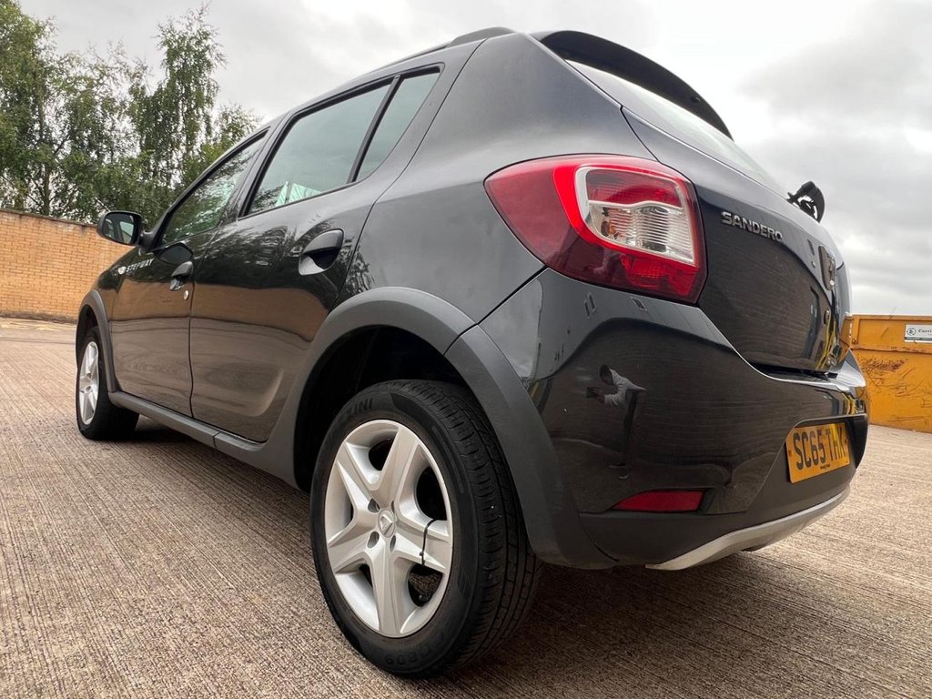 Used Dacia Sandero Stepway 2015 for sale - 76787680: Photo 10