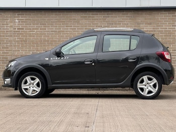 Used Dacia Sandero Stepway 2015 for sale - 76787680: Photo