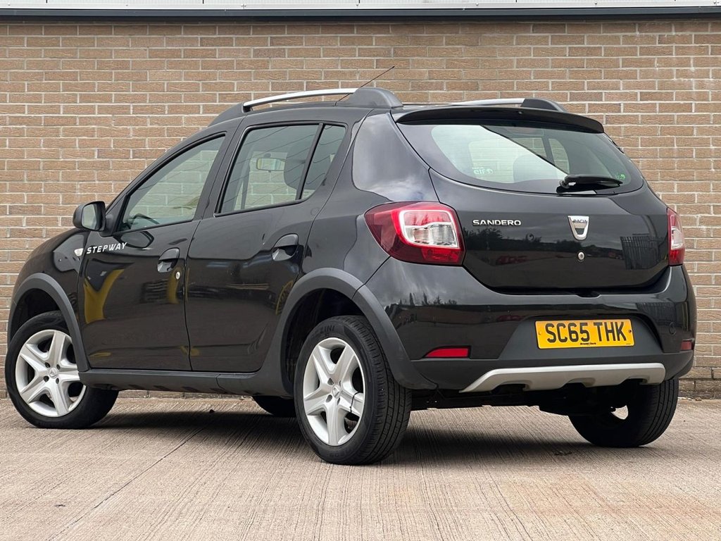 Used Dacia Sandero Stepway 2015 for sale - 76787680: Photo 4