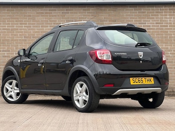 Used Dacia Sandero Stepway 2015 for sale - 76787680: Photo