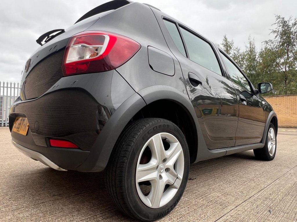 Used Dacia Sandero Stepway 2015 for sale - 76787680: Photo 9