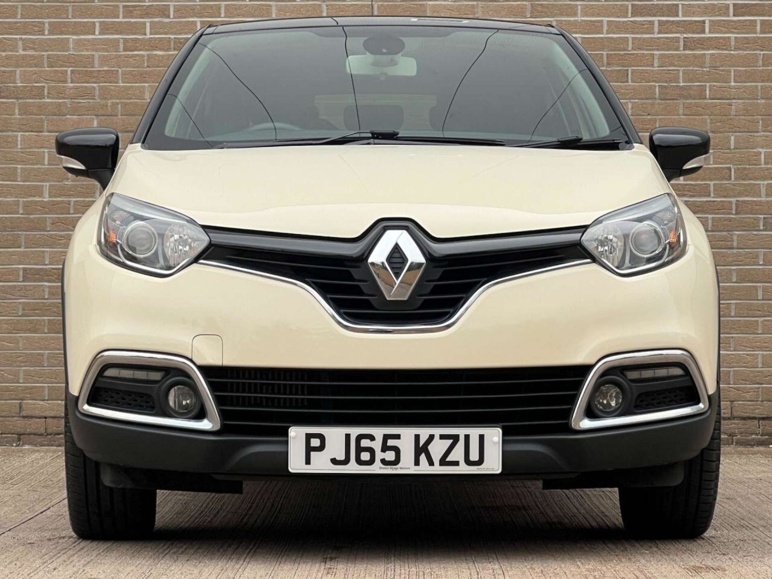 Used Renault Captur 2015 for sale - 77434706: Photo 2