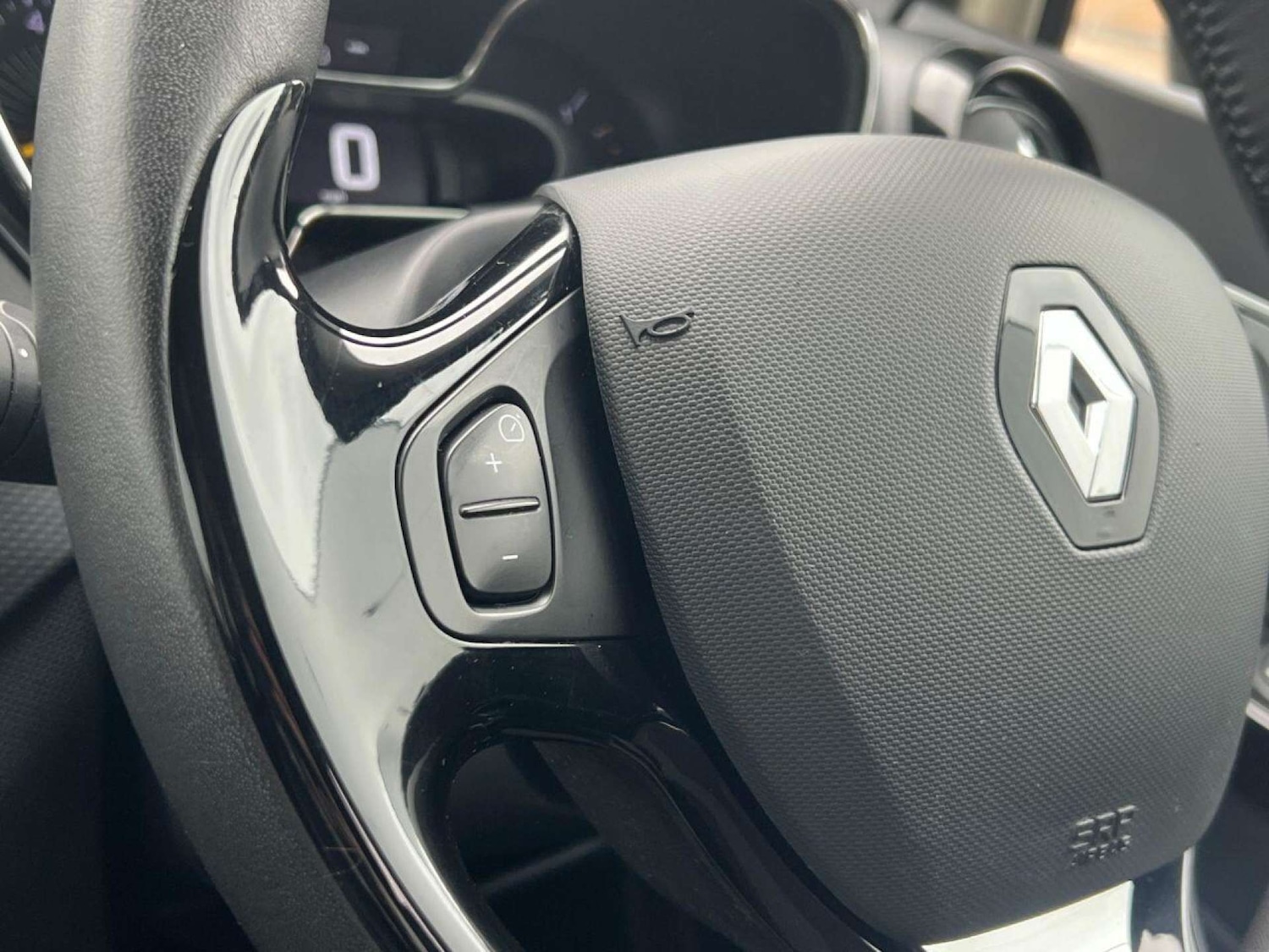 Used Renault Captur 2015 for sale - 77434706: Photo 24