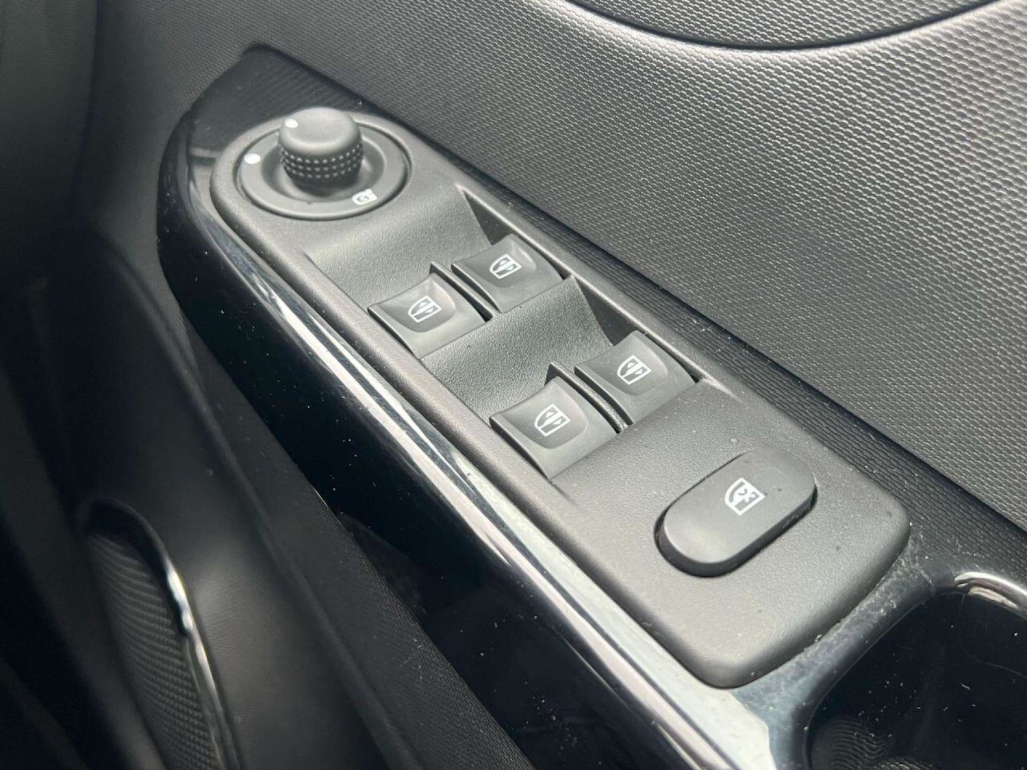 Used Renault Captur 2015 for sale - 77434706: Photo 29