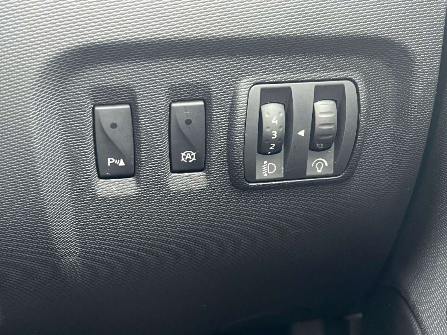 Used Renault Captur 2015 for sale - 77434706: Photo 30