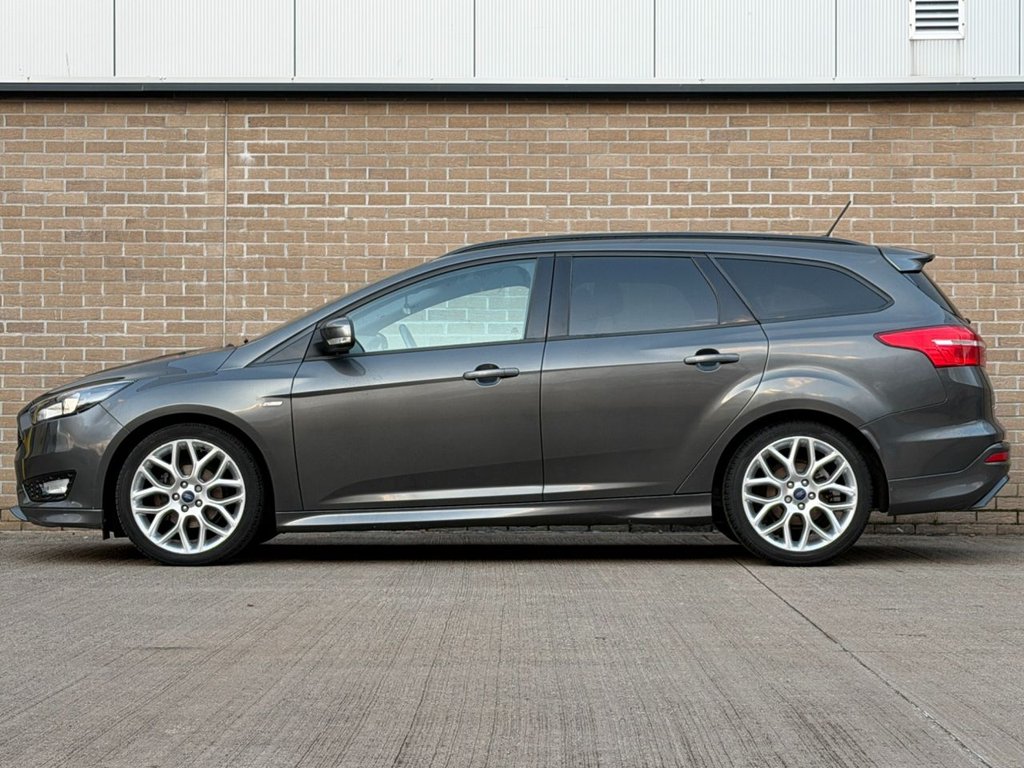 Used Ford Focus 2017 for sale - 76788087: Photo 3