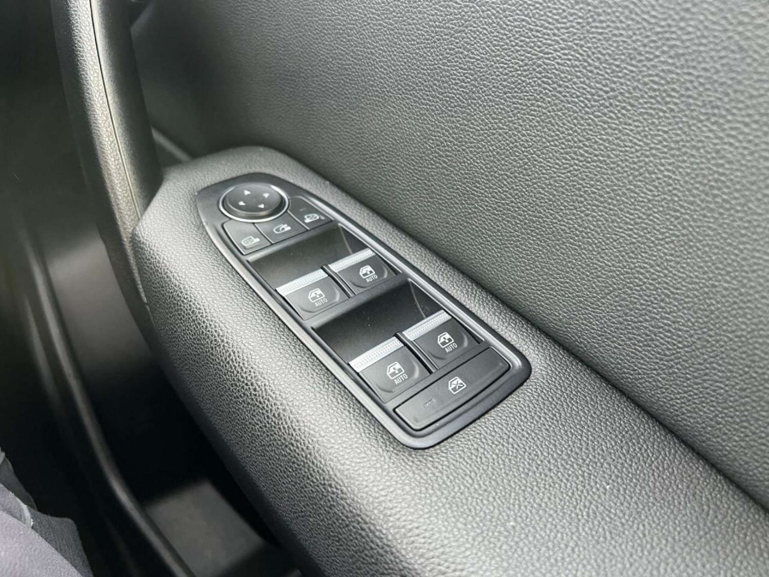 Used Renault Captur 2020 for sale - 77434707: Photo 30