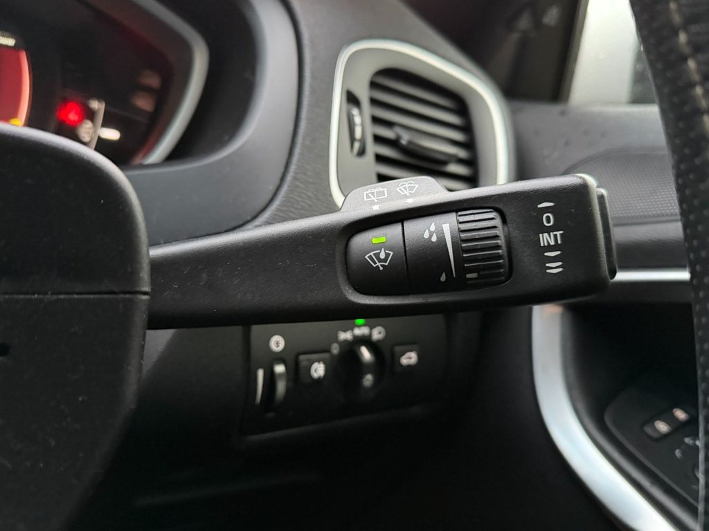 Used Volvo V40 2016 for sale - 76788074: Photo 35