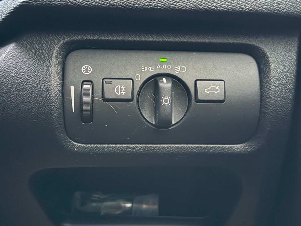 Used Volvo V40 2016 for sale - 76788074: Photo 46