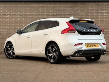 Used Volvo V40 2016 for sale - 76788074: Photo
