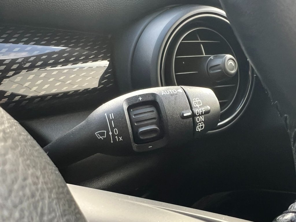 Used MINI Hatch 2018 for sale - 76787688: Photo 32