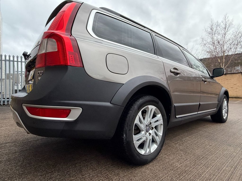 Used Volvo XC70 2012 for sale - 76841330: Photo 10