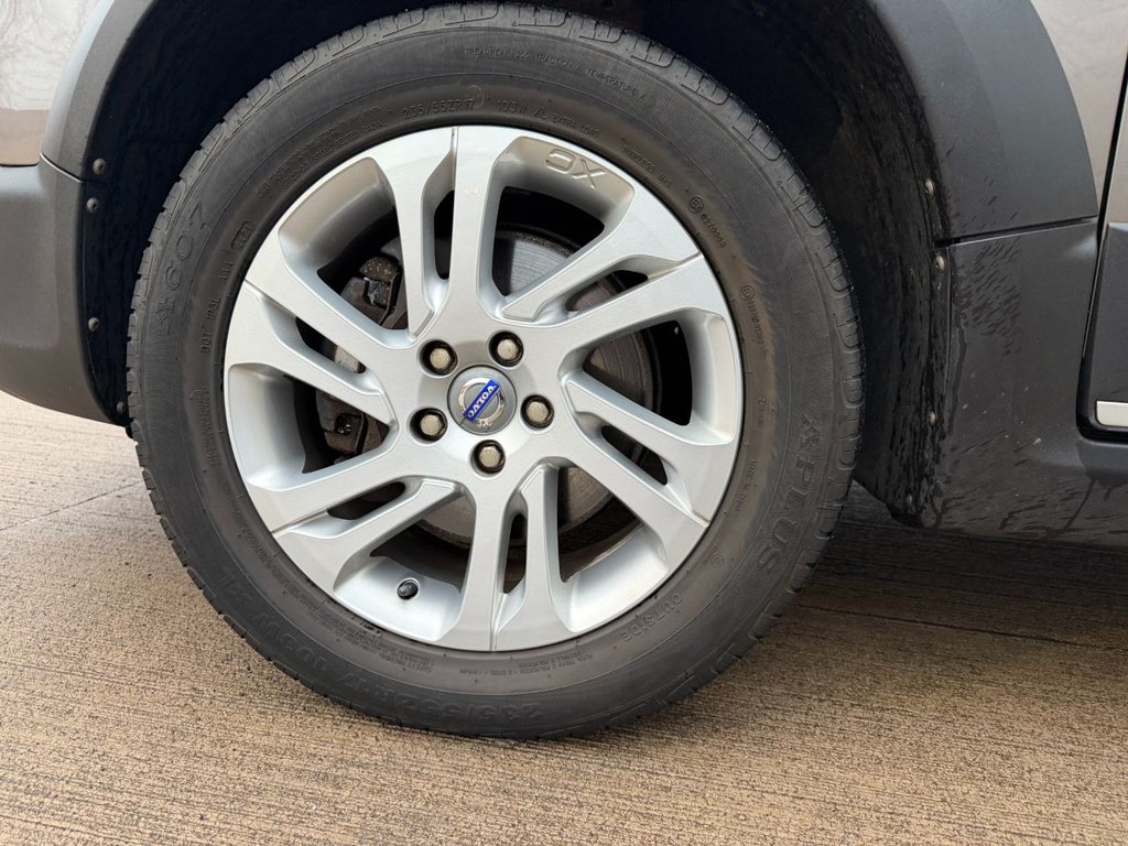 Used Volvo XC70 2012 for sale - 76841330: Photo 16