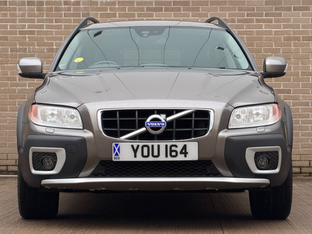 Used Volvo XC70 2012 for sale - 76841330: Photo 2