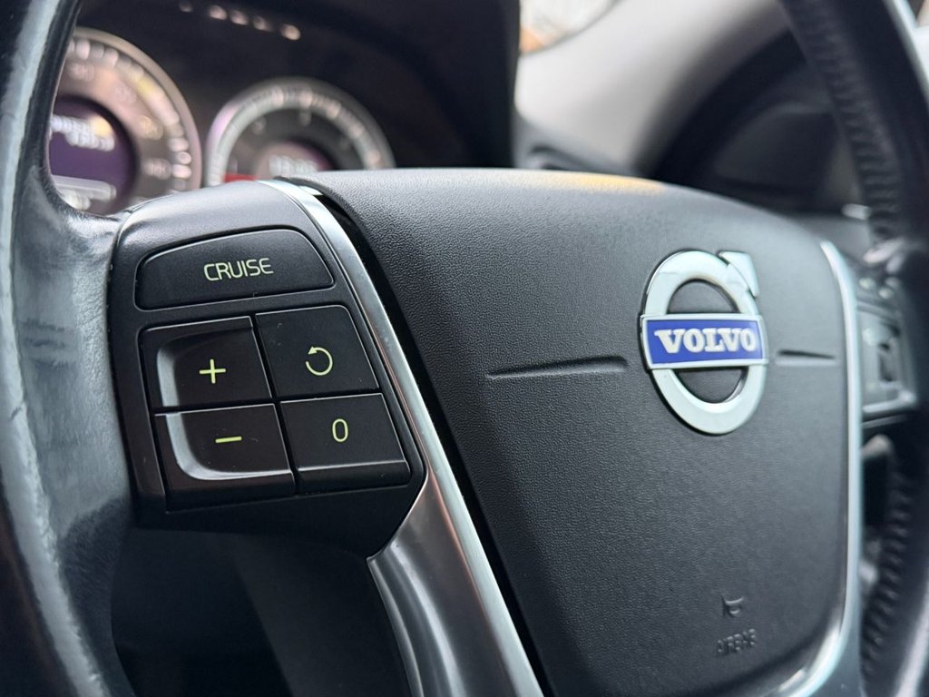 Used Volvo XC70 2012 for sale - 76841330: Photo 38