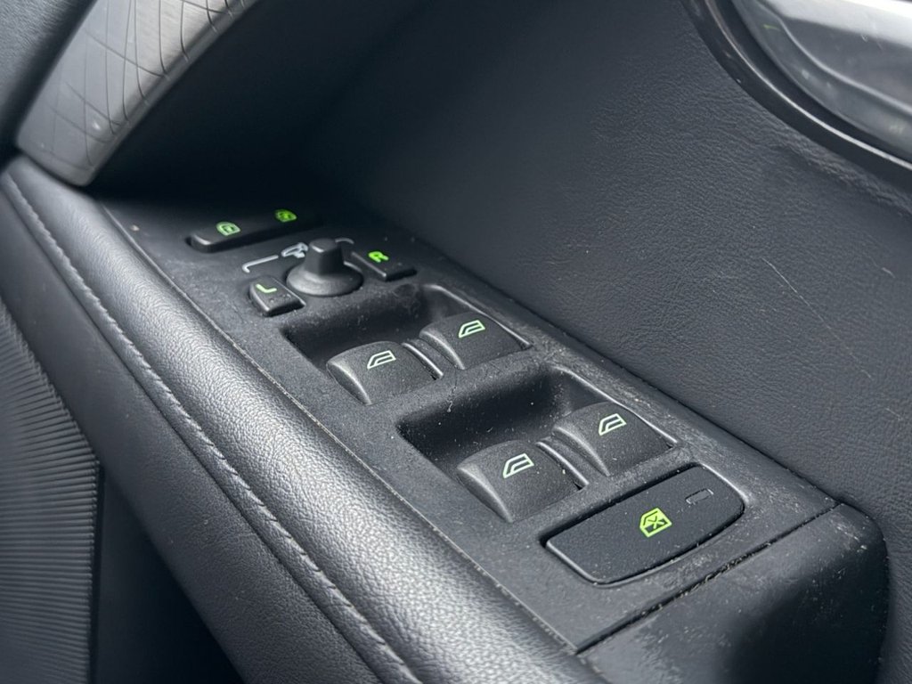 Used Volvo XC70 2012 for sale - 76841330: Photo 42