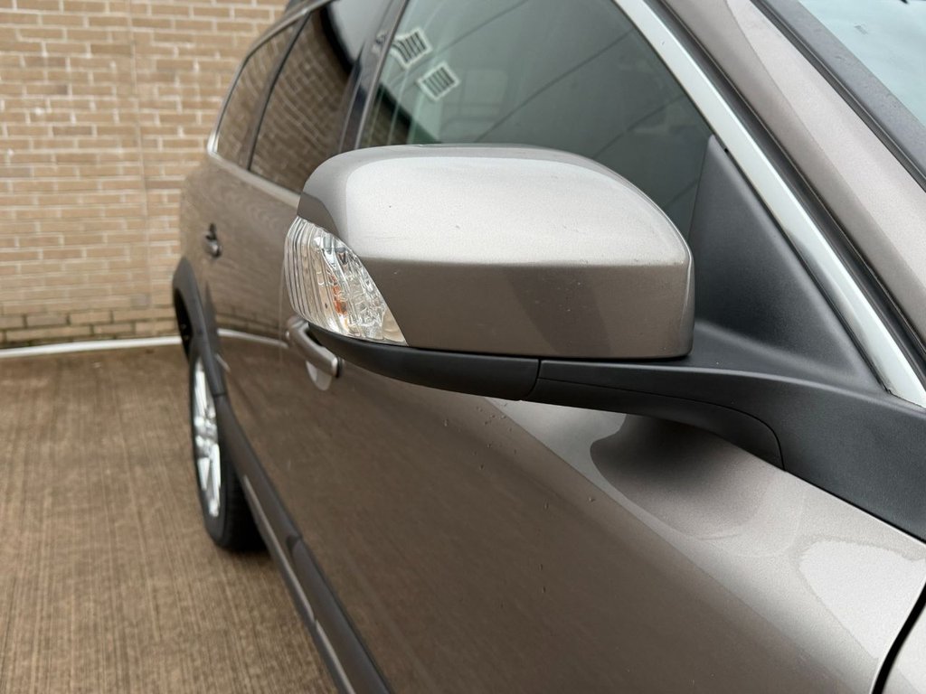 Used Volvo XC70 2012 for sale - 76841330: Photo 7