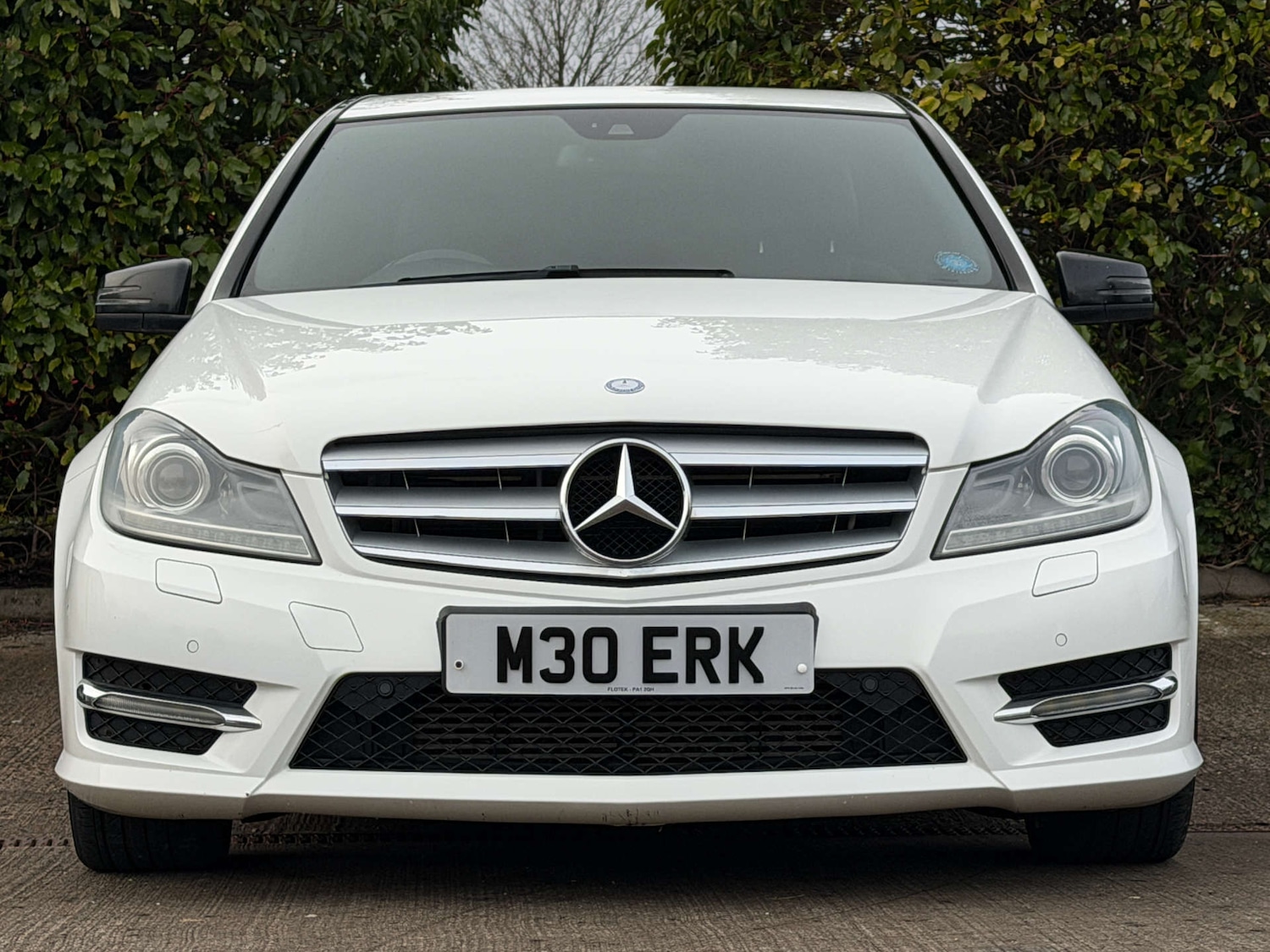 Used Mercedes-Benz C Class 2013 for sale - 77710952: Photo 2