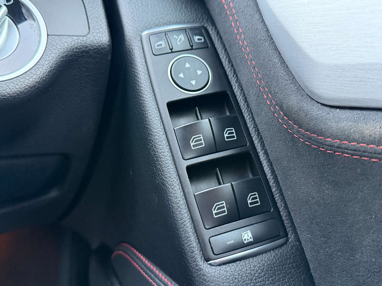 Used Mercedes-Benz C Class 2013 for sale - 77710952: Photo 37