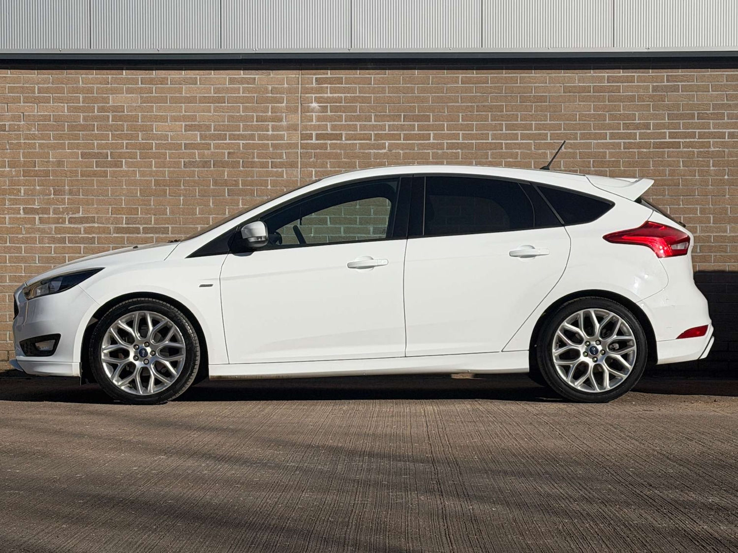 Used Ford Focus 2017 for sale - 77594812: Photo 4