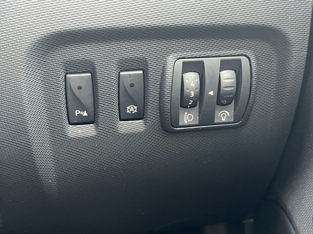 Used Renault Captur 2015 for sale - 76787691: Photo 30