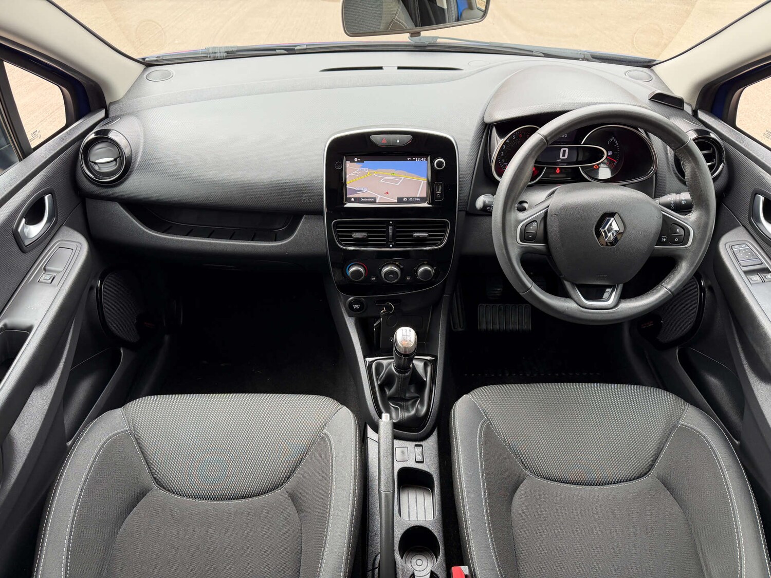 Used Renault Clio 2017 for sale - 77652990: Photo 16