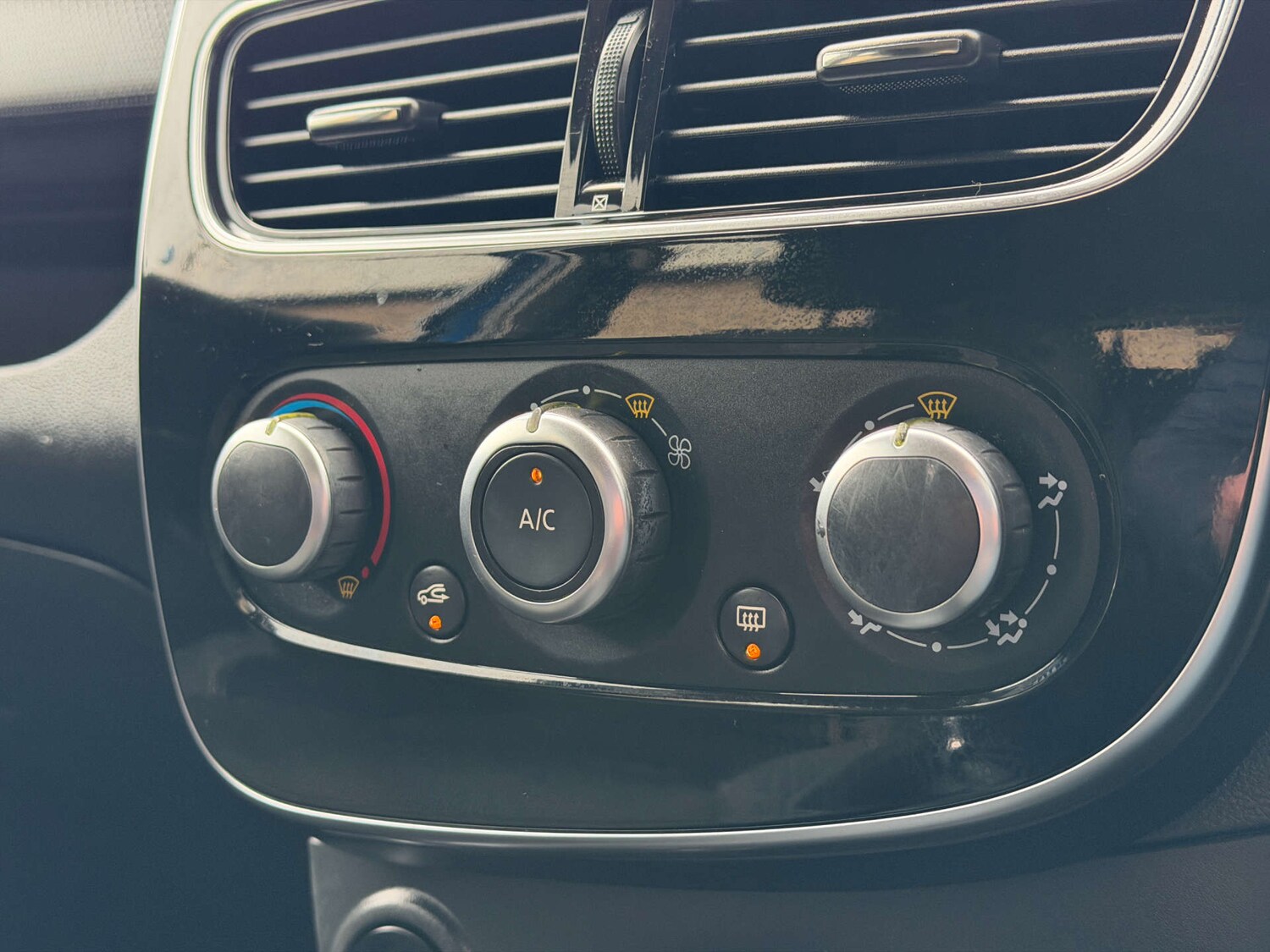 Used Renault Clio 2017 for sale - 77652990: Photo 24