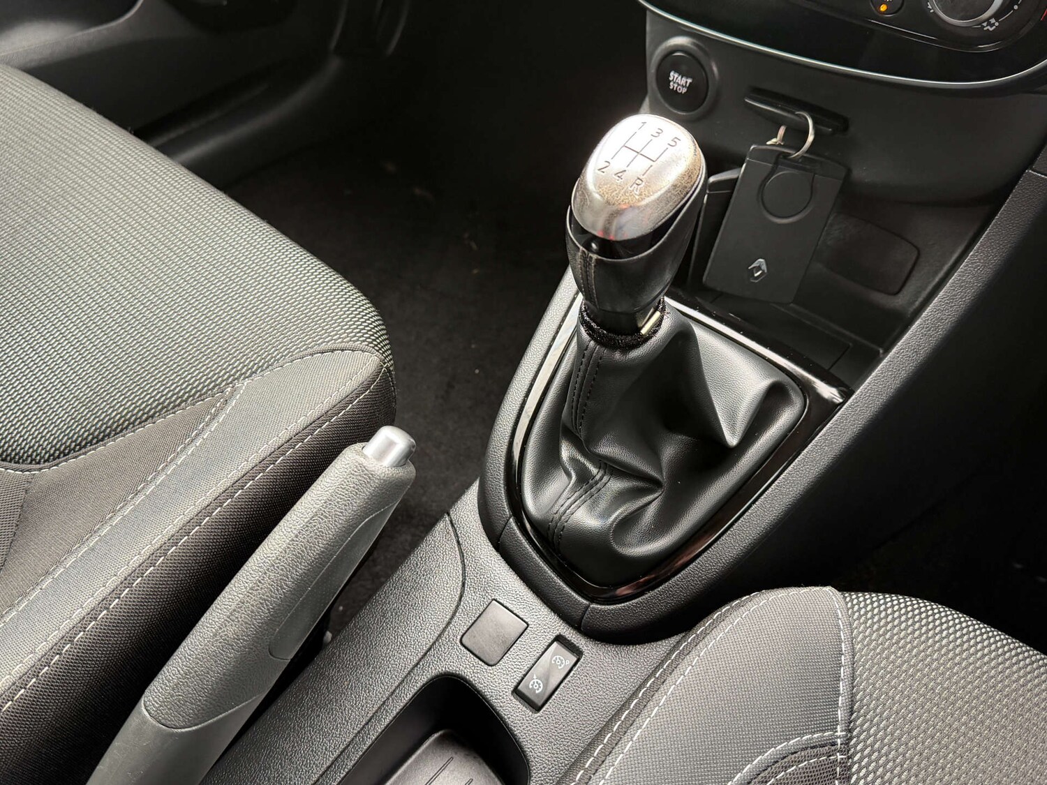 Used Renault Clio 2017 for sale - 77652990: Photo 25