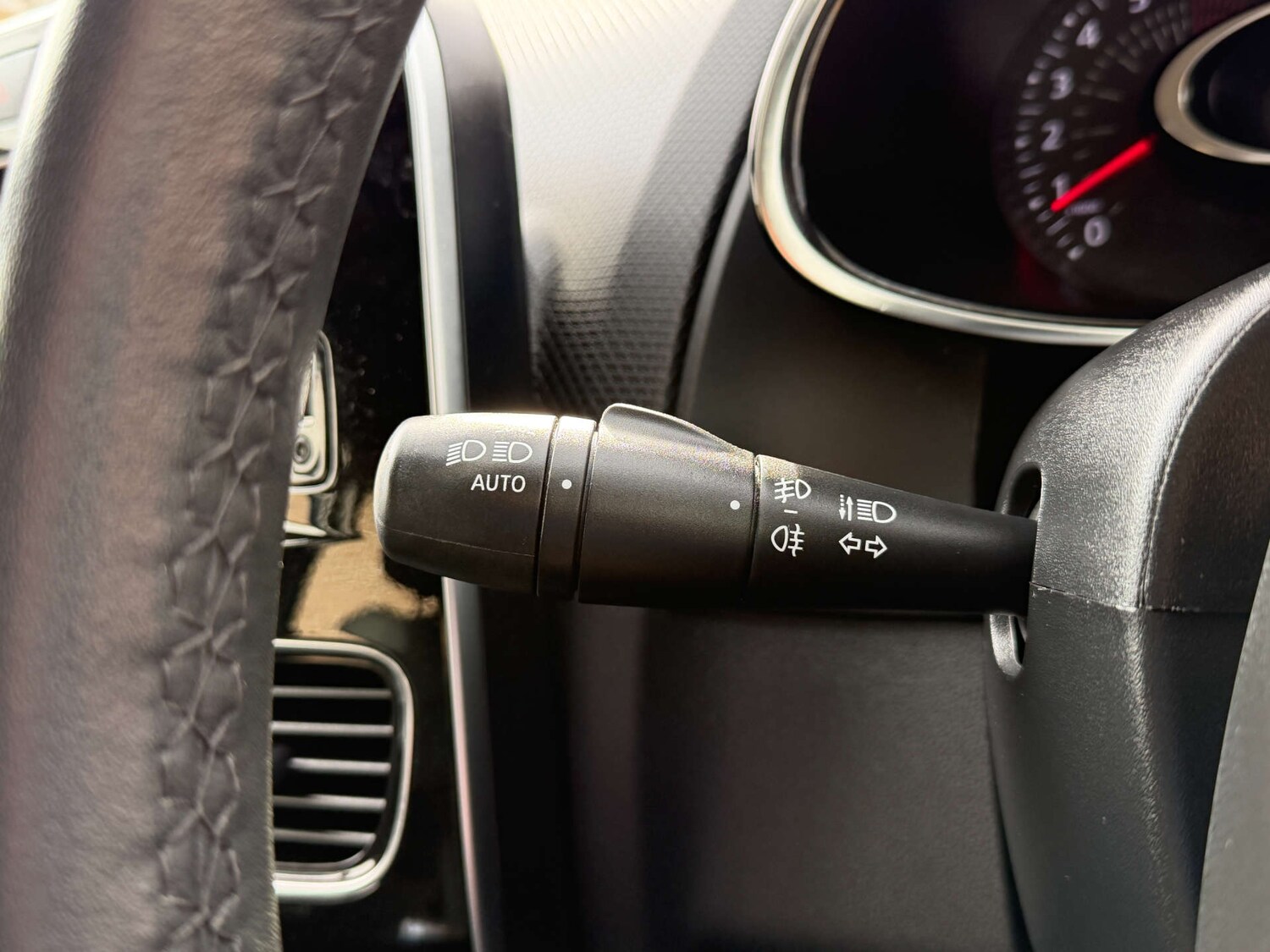 Used Renault Clio 2017 for sale - 77652990: Photo 29