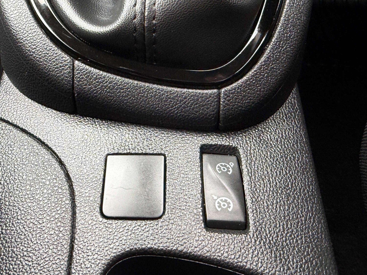 Used Renault Clio 2017 for sale - 77652990: Photo 32