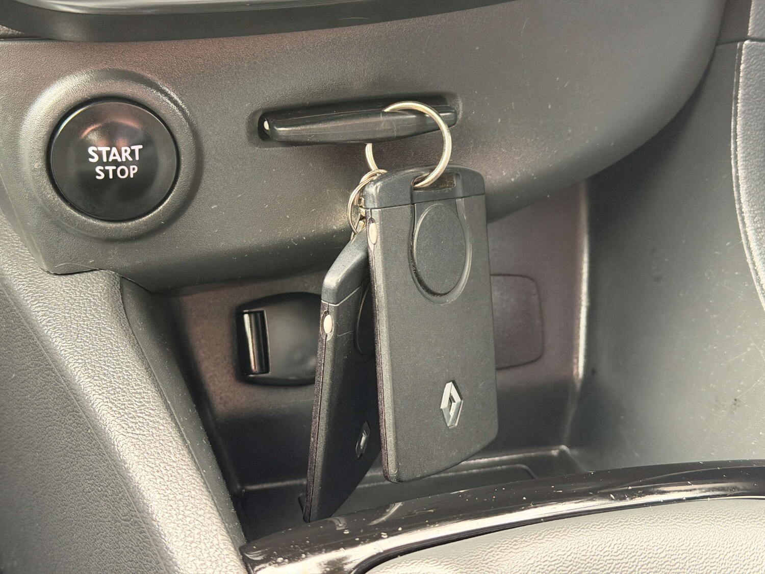 Used Renault Clio 2017 for sale - 77652990: Photo 33