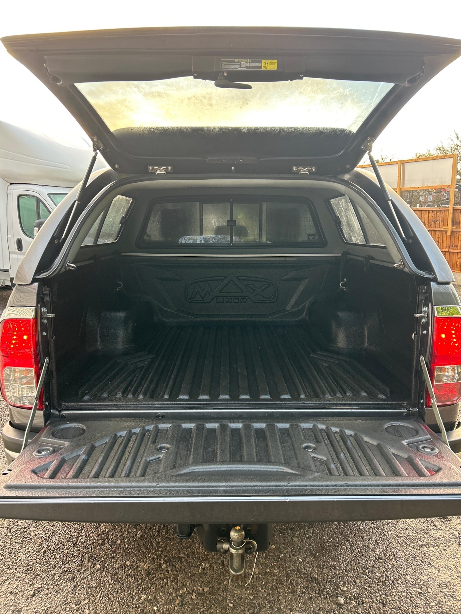 Used Toyota Hilux 2017 for sale - 76993504: Photo 28