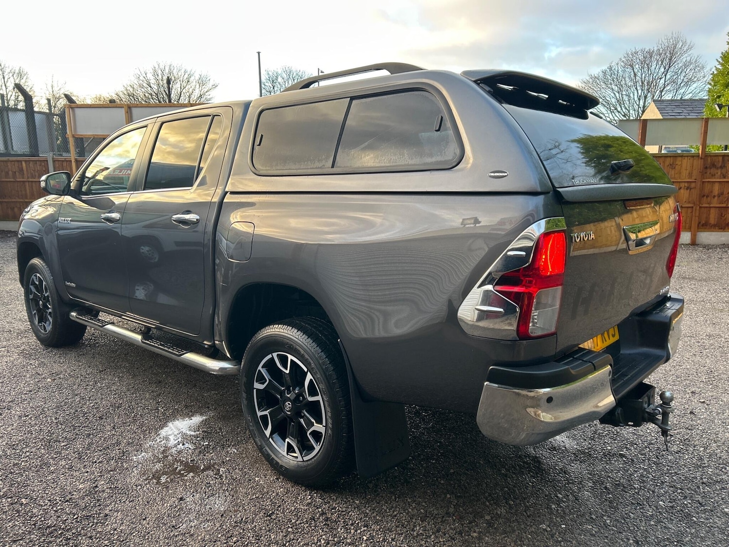 Used Toyota Hilux 2017 for sale - 76993504: Photo 3