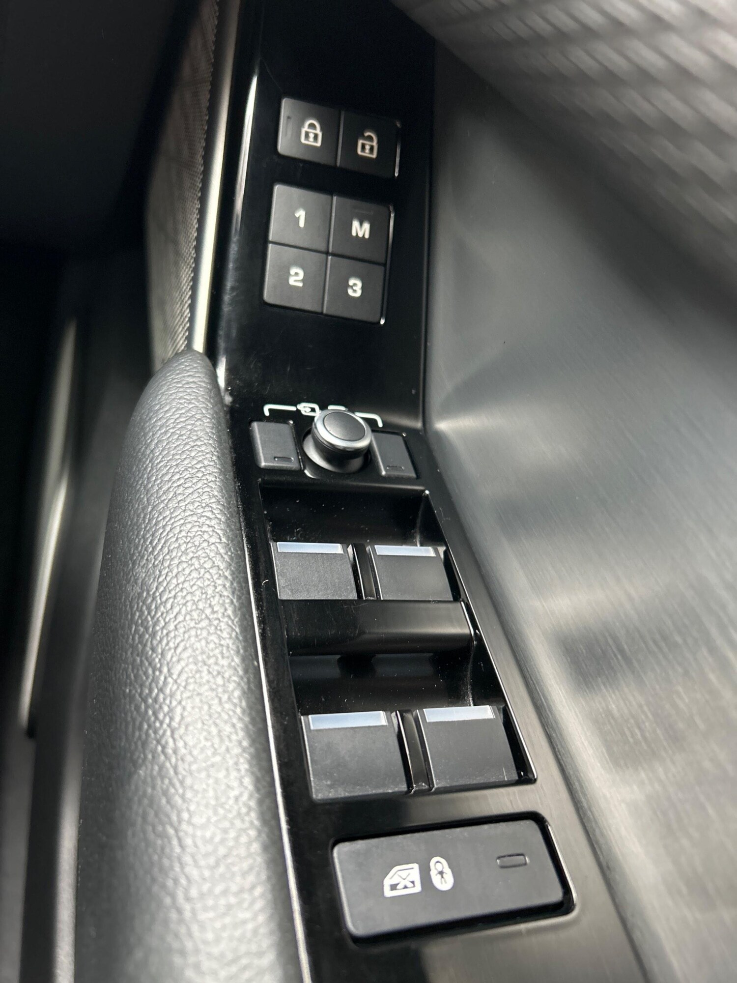 Used Land Rover Range Rover Velar 2021 for sale - 76260470: Photo 11