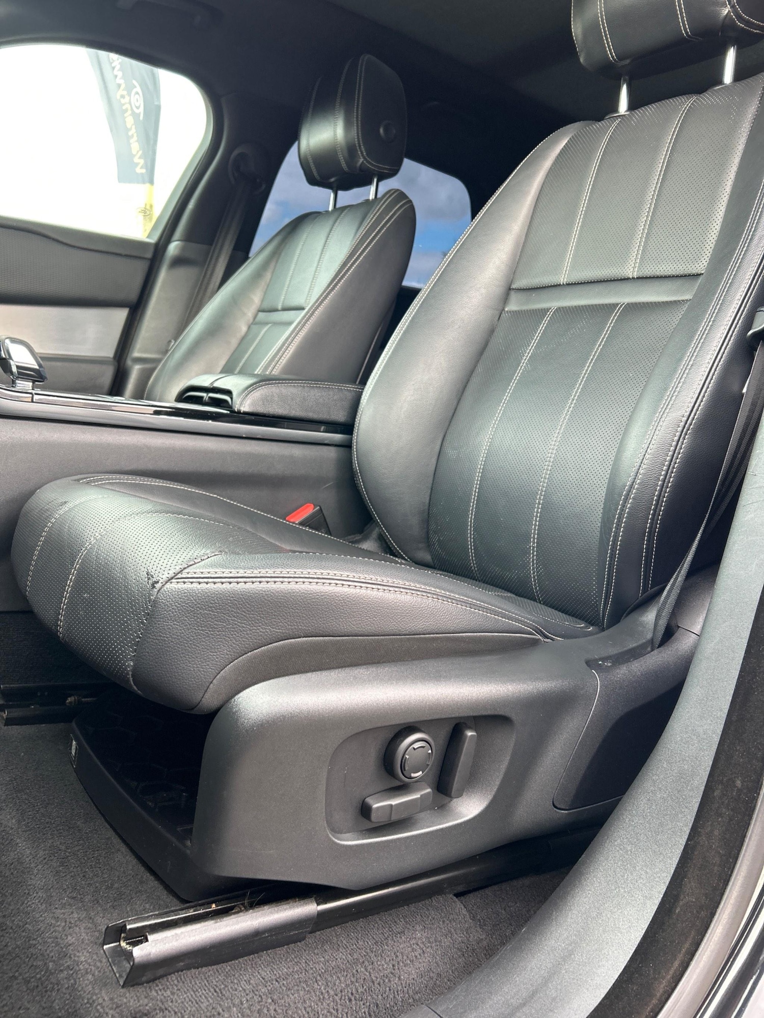 Used Land Rover Range Rover Velar 2021 for sale - 76260470: Photo 29