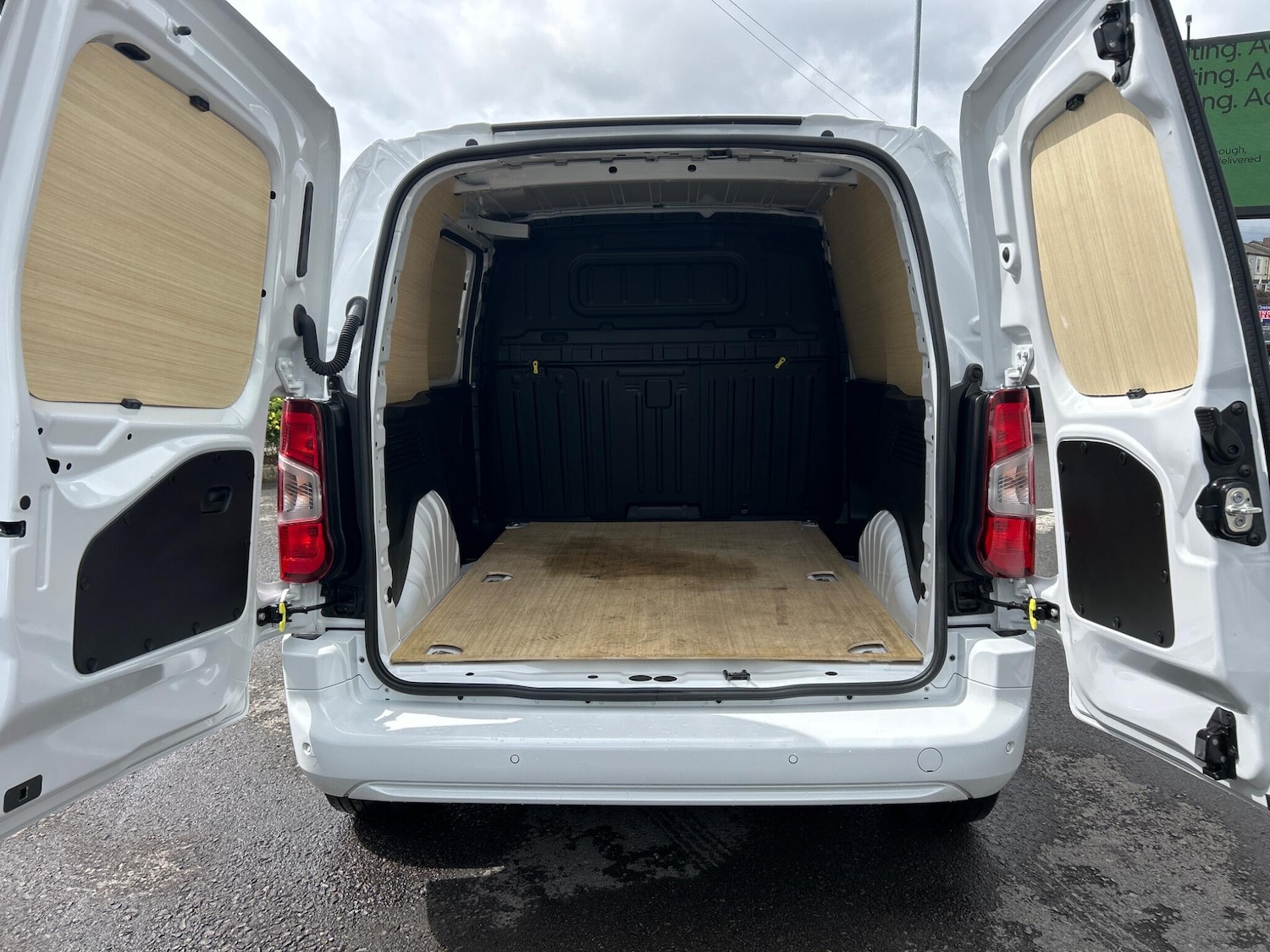 Used Peugeot Partner 2024 for sale - 76260517: Photo 5