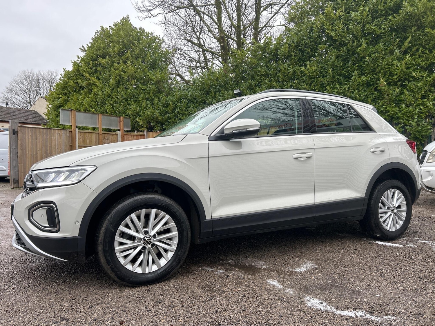 Used Volkswagen T-Roc 2023 for sale - 77143969: Photo 5