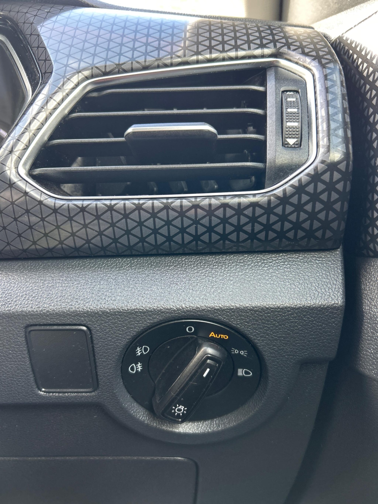 Used Volkswagen T-Cross for sale - 76996790: Photo 9